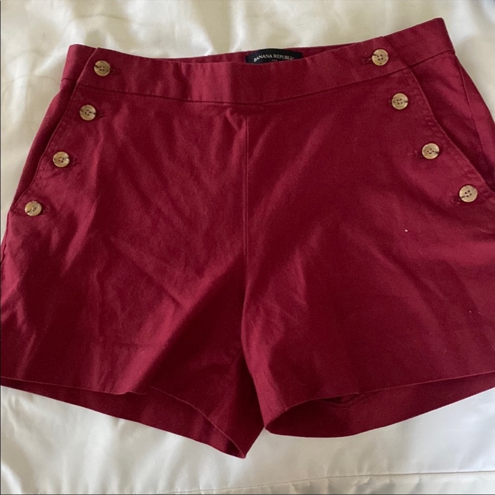 Banana Republic shorts- size 8 womens, 3.5in inseam, maroon